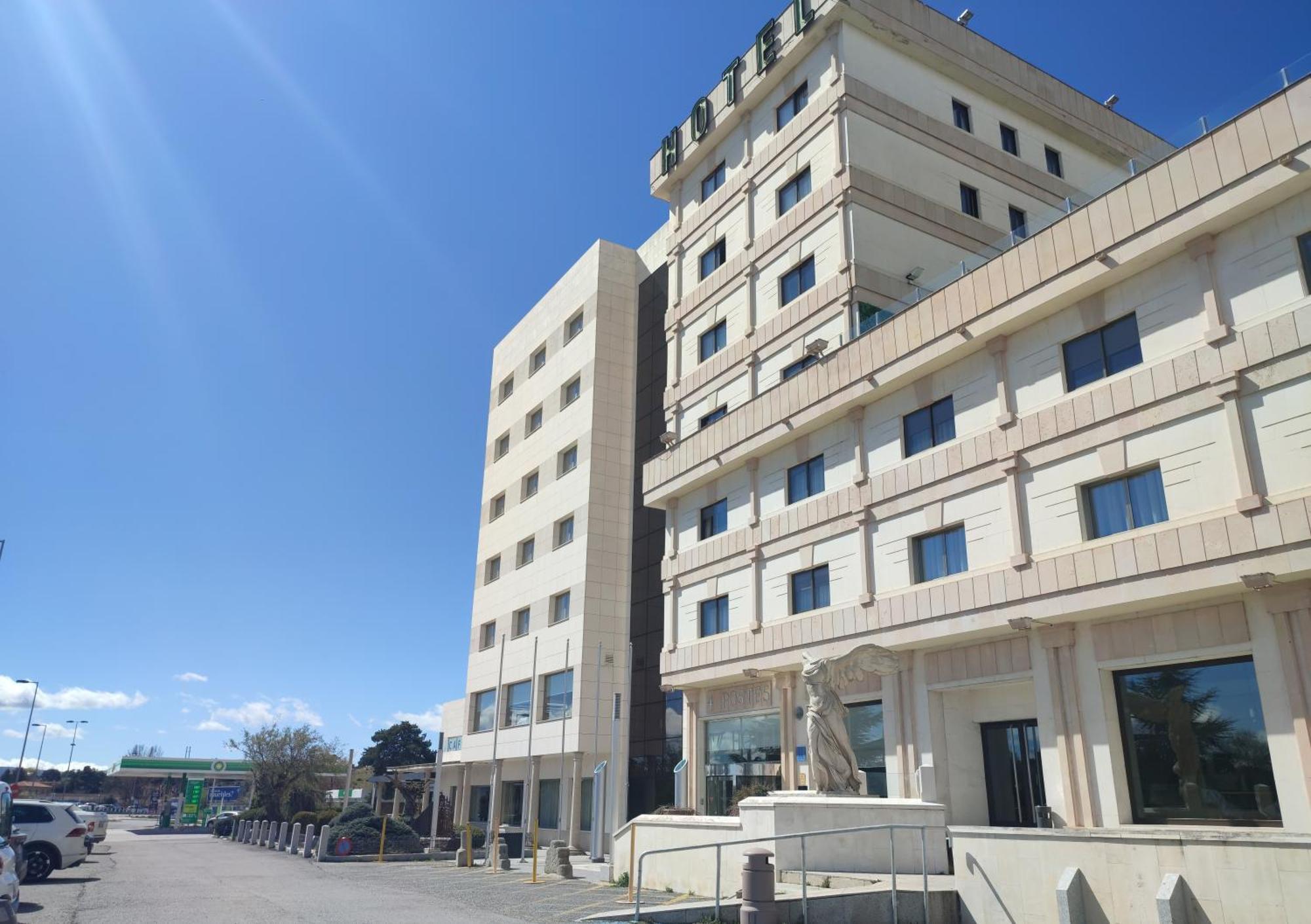 Hotel Sercotel Cuatro Postes Ávila Exterior foto